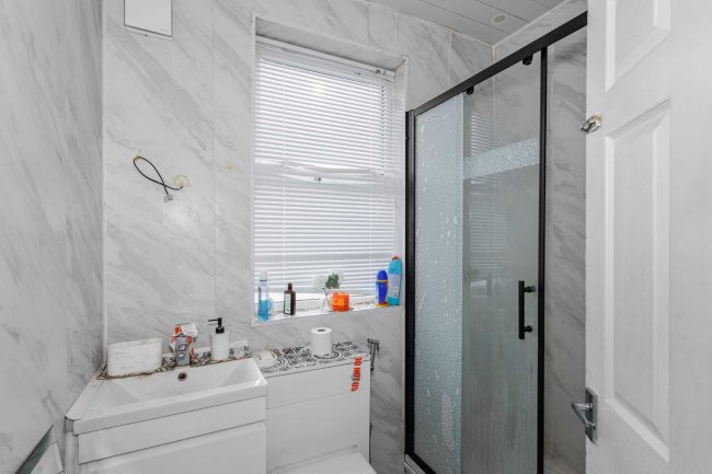 53 Hillborough Road, Luton LU1 5EY 10