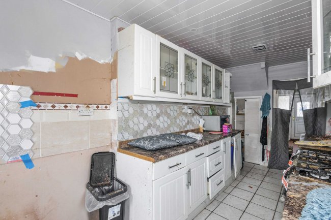 53 Hillborough Road, Luton LU1 5EY 10