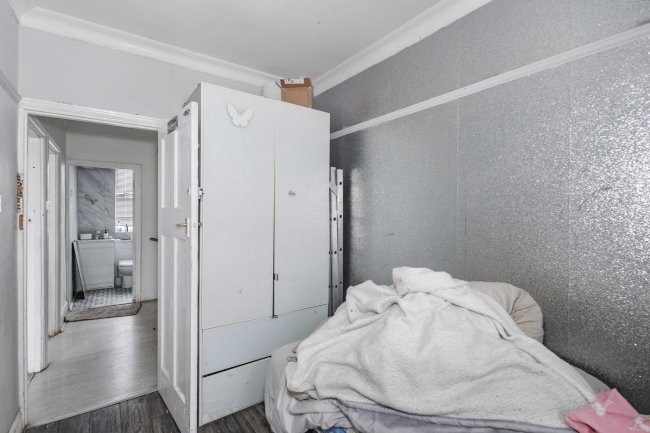 53 Hillborough Road, Luton LU1 5EY 10