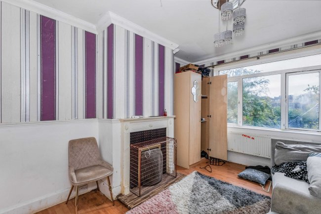 53 Hillborough Road, Luton LU1 5EY 10