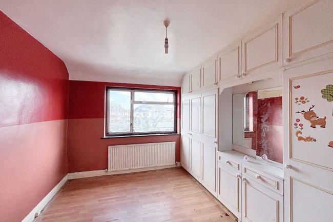 15 Glebe Avenue, Harrow HA3 9LG 7