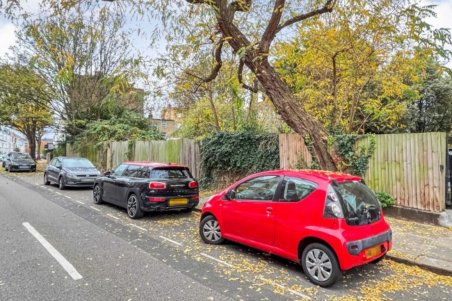 Land on Waldemar Avenue, Fulham, London, SW6 5LU 4