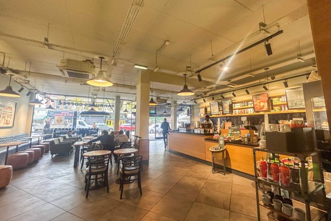 433-435 Uxbridge Road, Ealing Common, London W5 3NT 3