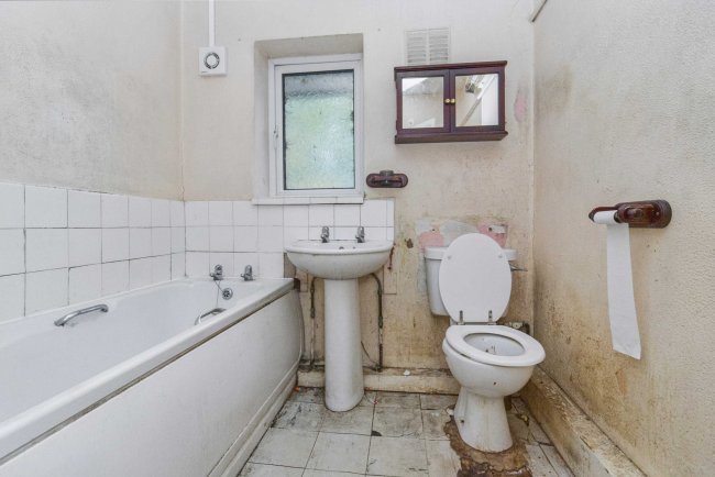 57 Gotham Lane, Bunny, Nottingham, NG11 6QJ 8