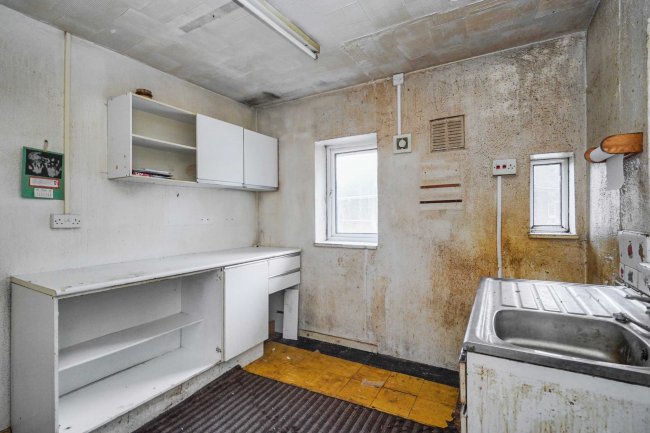 57 Gotham Lane, Bunny, Nottingham, NG11 6QJ 8