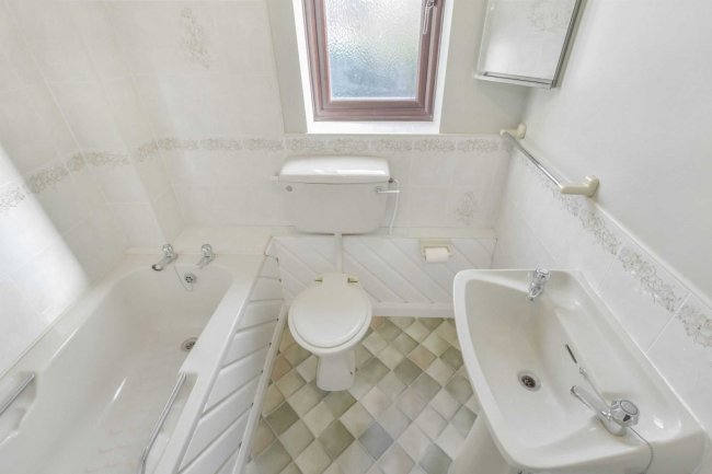 7 Foston Gate, Wigston Harcourt, Leicester, LE18 3SS 8