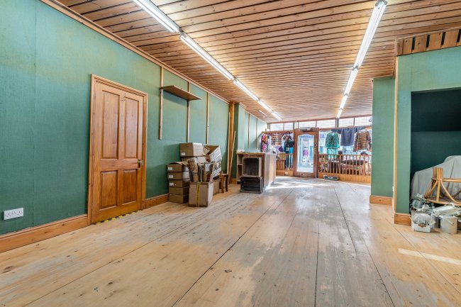 9/9a The Square, Swanage, Dorset, BH19 2LJ 6