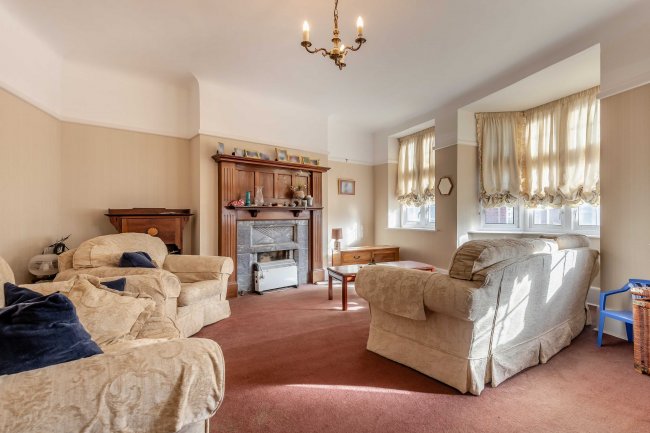 9/9a The Square, Swanage, Dorset, BH19 2LJ 6