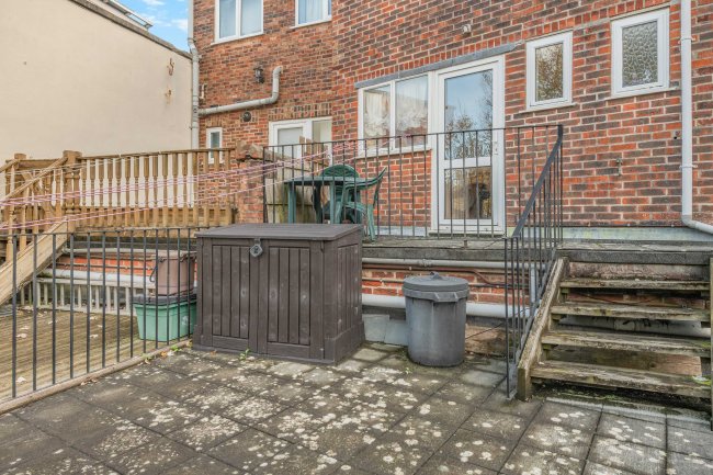 9/9a The Square, Swanage, Dorset, BH19 2LJ 6