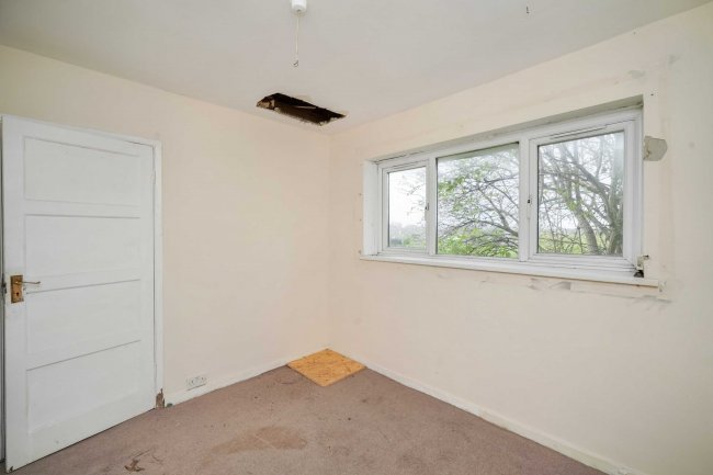 15 Monarch Close, Feltham TW14 8BB 5