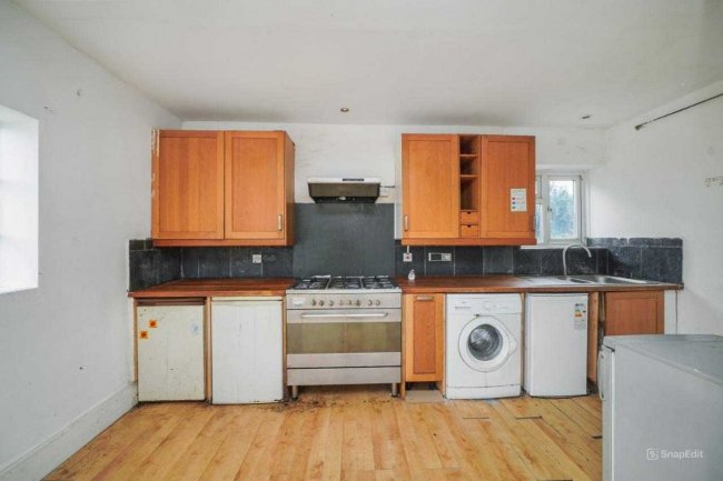 15 Monarch Close, Feltham TW14 8BB 5