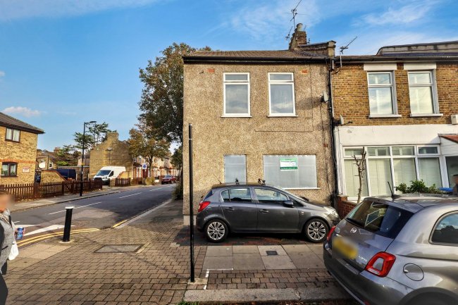 69 Town Road London, N9 0SJ 2