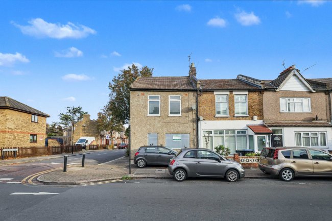 69 Town Road London, N9 0SJ 2