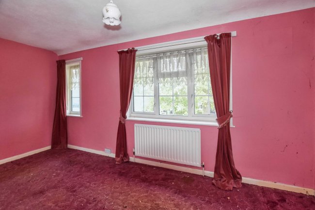 19 Escott Gardens, Mottingham, London, SE9 4BQ 9