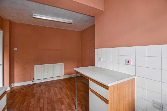 19 Escott Gardens, Mottingham, London, SE9 4BQ 9