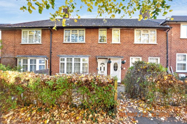 19 Escott Gardens, Mottingham, London, SE9 4BQ 9