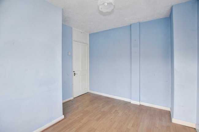 19 Escott Gardens, Mottingham, London, SE9 4BQ 9