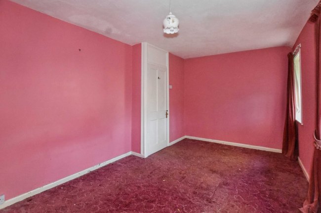 19 Escott Gardens, Mottingham, London, SE9 4BQ 9