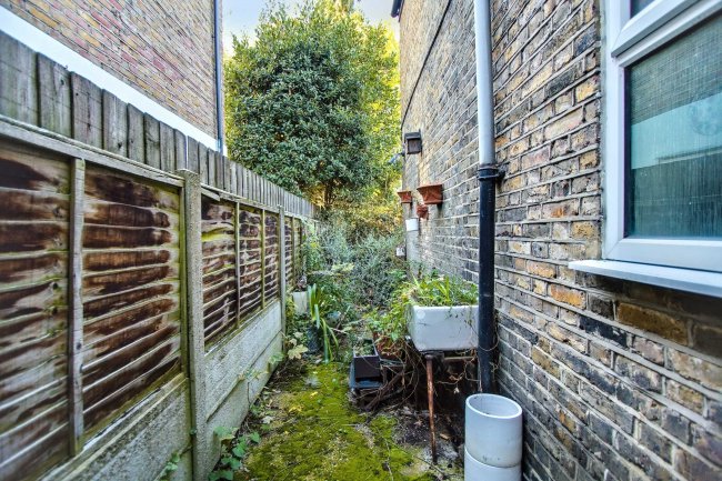 Flat A and Flat B, 30 Grange Walk, Bermondsey, London, SE1 3DT 8