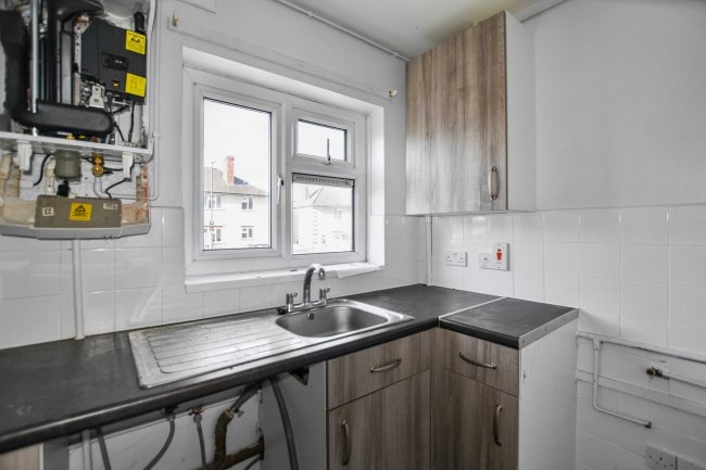 23 Heath Road, Crayford, Dartford, DA1 3NP 6