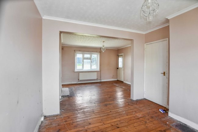 23 Heath Road, Crayford, Dartford, DA1 3NP 6