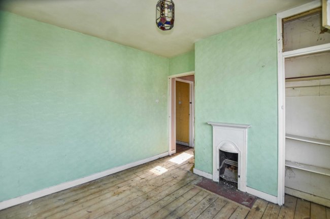 23 Heath Road, Crayford, Dartford, DA1 3NP 6