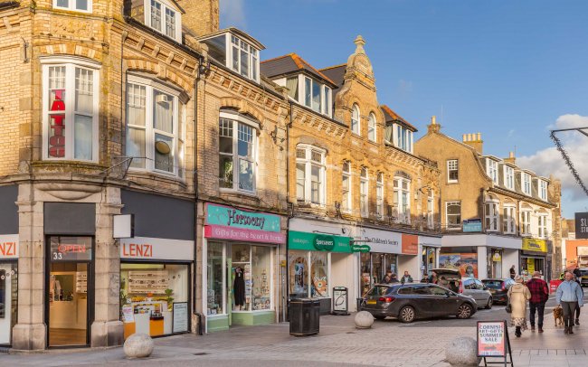 37-41 Bank Street, Newquay, Cornwall, TR7 1DJ 2