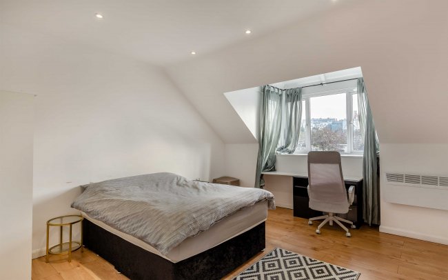 37-41 Bank Street, Newquay, Cornwall, TR7 1DJ 2