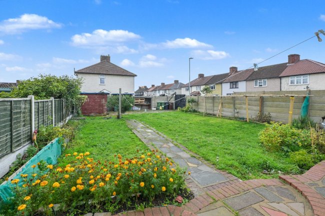 874 Green Lane, Dagenham, London, RM8 1BX 9