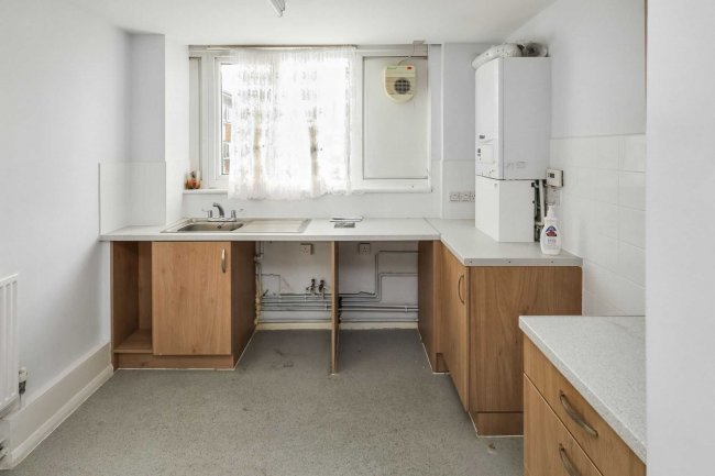 64 Barnes Wallis Court, Barnhill Road, Wembley HA9 9DW 5