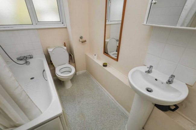 64 Barnes Wallis Court, Barnhill Road, Wembley HA9 9DW 5