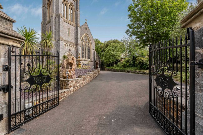 Trinity House, Torwood Gardens Road, Torquay, Devon, TQ1 1EJ 3