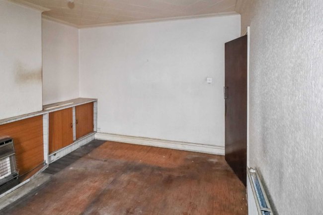 87 Lilycroft Road, Bradford, BD9 5AH 8