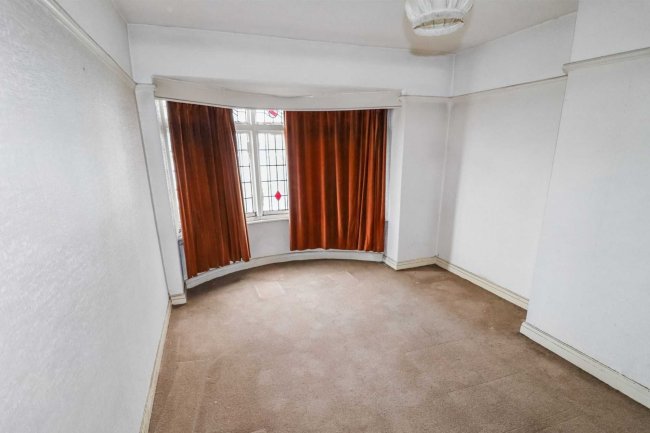 87 Lilycroft Road, Bradford, BD9 5AH 8