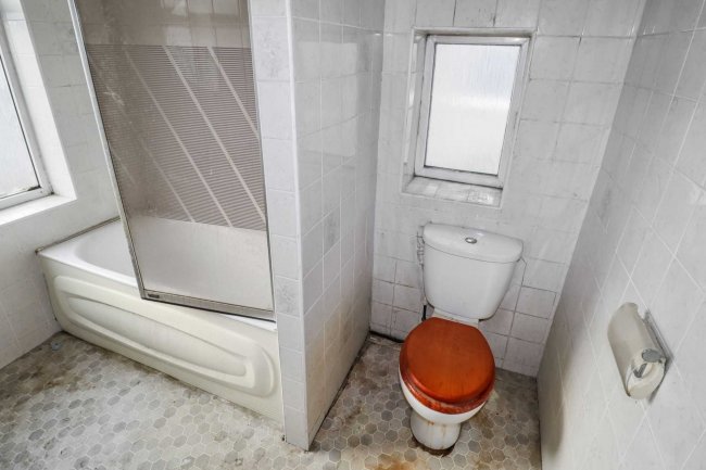 87 Lilycroft Road, Bradford, BD9 5AH 8