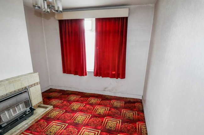 87 Lilycroft Road, Bradford, BD9 5AH 8