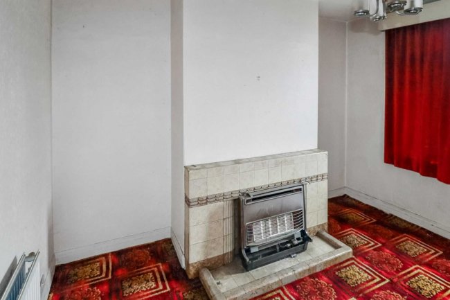 87 Lilycroft Road, Bradford, BD9 5AH 8