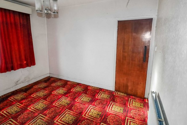 87 Lilycroft Road, Bradford, BD9 5AH 8