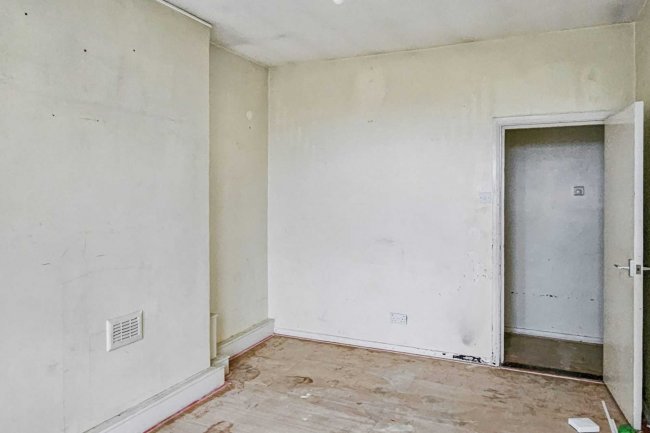 125B Harley Road, Harlesden, London NW10 8AY 3