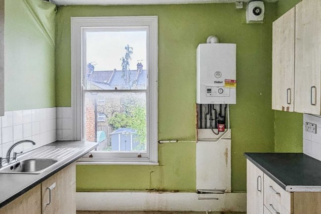 125B Harley Road, Harlesden, London NW10 8AY 3