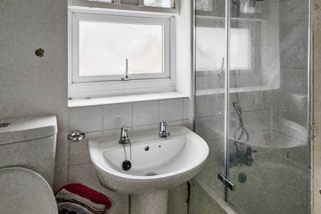 125B Harley Road, Harlesden, London NW10 8AY 3