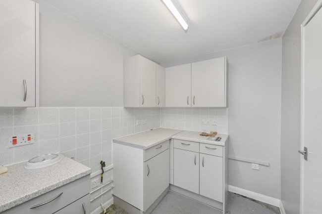 70 Madells, Epping, Essex CM16 4NN 4