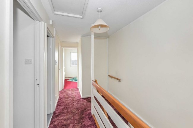 70 Madells, Epping, Essex CM16 4NN 4