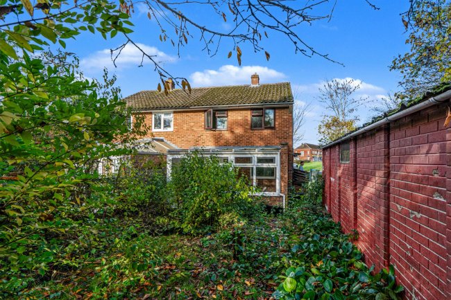 5 West Road, Farnborough, Hampshire, GU14 8EZ 9