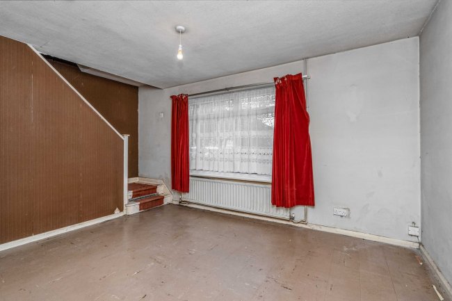 5 West Road, Farnborough, Hampshire, GU14 8EZ 9