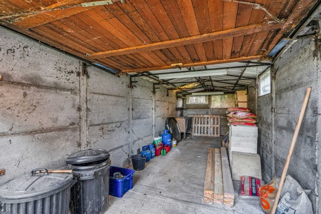 5 West Road, Farnborough, Hampshire, GU14 8EZ 9