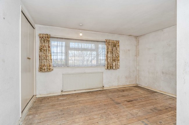 5 West Road, Farnborough, Hampshire, GU14 8EZ 9