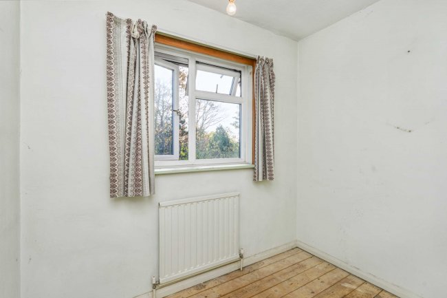 5 West Road, Farnborough, Hampshire, GU14 8EZ 9