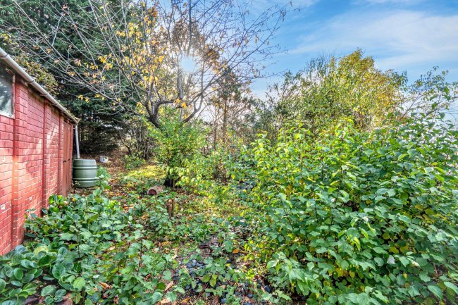 5 West Road, Farnborough, Hampshire, GU14 8EZ 9