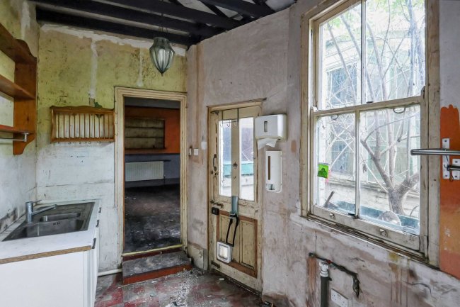 7 Stubbington Avenue, Portsmouth, PO2 0HS 2